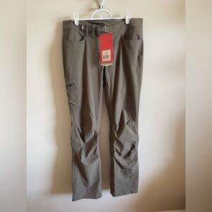 NWT The North Face Women’s Arches Roll Up Pants Size 10 Outdoor Cargo UPF50
